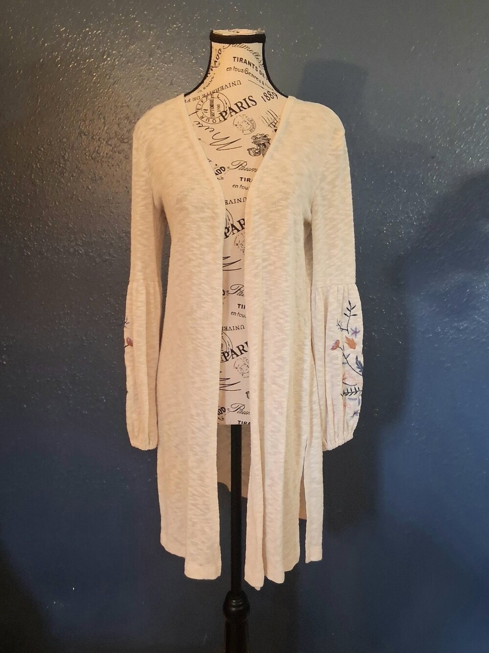 Eyeshadow Cream Open-Front Cardigan with Embroidered Sleeves Small
